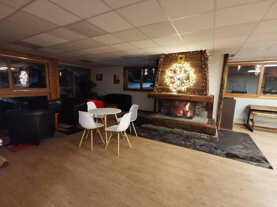 Chalet 4 Pers. Piscine Et Literie Toute Neuve. Puy-Saint-Vincent Exterior foto